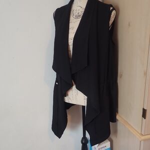 Worthington Black Sleeveless Vest